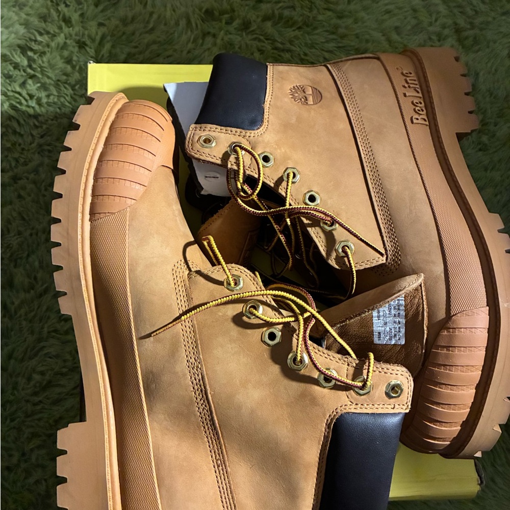 Beeline Timberland size 10 - Picture 9 of 10
